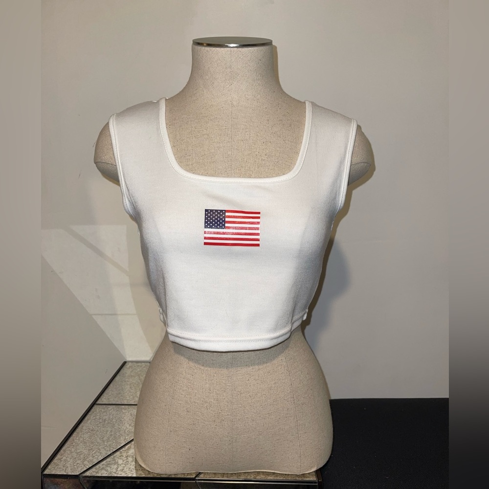 NWT White crop with American flag
